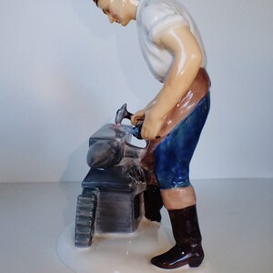 Royal Doulton The Blacksmith HN 2240 Farrier Figurine image 5