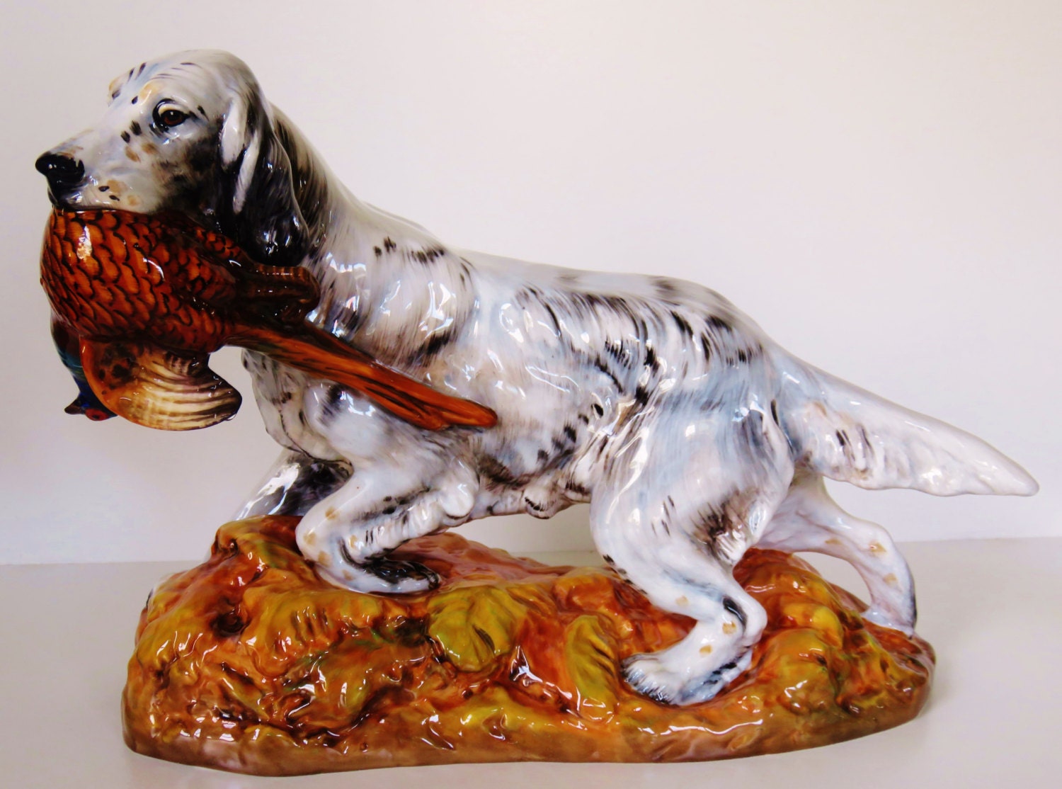 Rare Royal Doulton English Setter in Leaves With Pheasant in Mouth