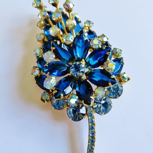 D & E Juliana Capri Blue Floral Brooch Pin