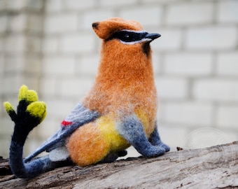 Escultura de grifo de fieltro: ala de cera, arte animal de fantasía