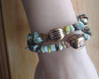 Memory wire beaded bracelet, natural Stone with gold pendants.