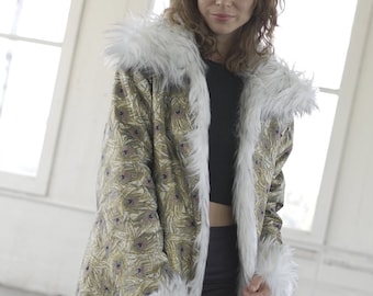 Manteau festival en fourrure de plumes légère : veste blanche Boho Mandala