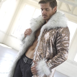Disco Gold Burning Man Festival White Fake Fur Coat Rave Costume Mens Clothing Wear Shiny Holographic Led Rave Sequin Cape Mens Playa Jacket