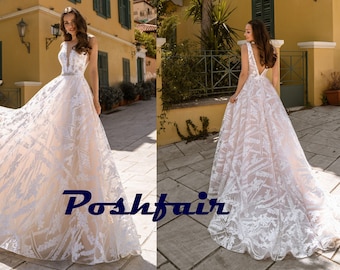 Modernes Aline Voll geschnürtes Hochzeitskleid GLADIS mit Kapelle Zug / Boho Brautkleid mit V-Ausschnitt vorne & Drop V Rückenkorsett