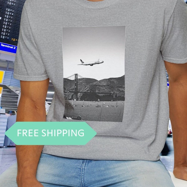 United Airlines 777 Over the Golden Gate Bridge - soft unisex t-shirt