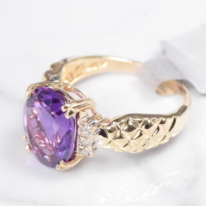 14K Yellow Gold Natural Oval Cut Amethyst and Diamond Ring with Free Form Shank