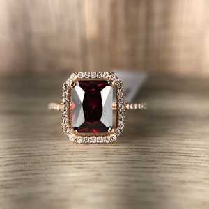 18k Rose Gold Emerald-Cut Garnet and Natural Diamonds Scalloped Pave Setting Ring 4.15 CTTW January Birthstone