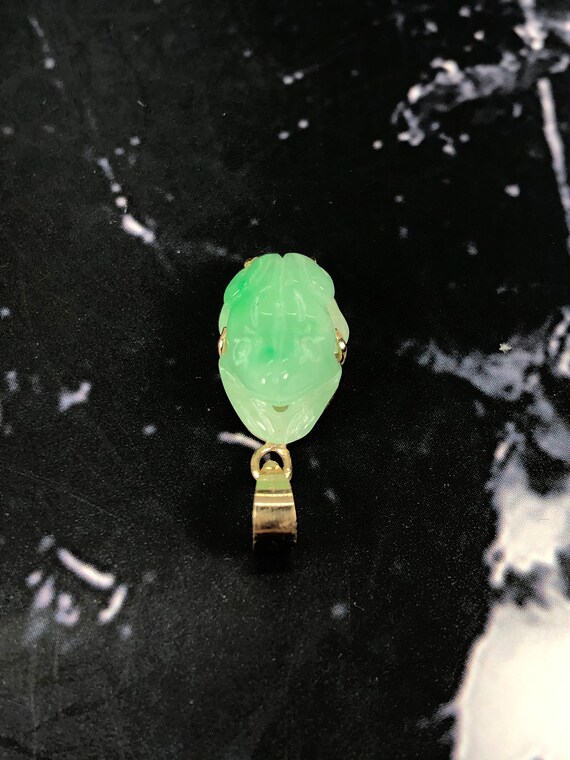 18k Solid yellow gold lucky Frog Natural Jade pendant Estate Diamond
