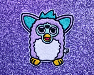 Patch Ricamato Chitarra Elettrica Bianco/Viola - 14,3x6 Cm - Cucito O Stiralizzato Per Jeans, Borsa, Cappello