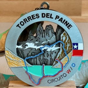 Medalla/Adorno Torres del Paine con grabado/personalización opcional