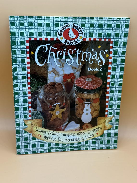 Gooseberry Patch Christmas Book #2 paperback 2000 Leisure Arts Book Holiday Christmas books Holiday decorating books Country Christmas