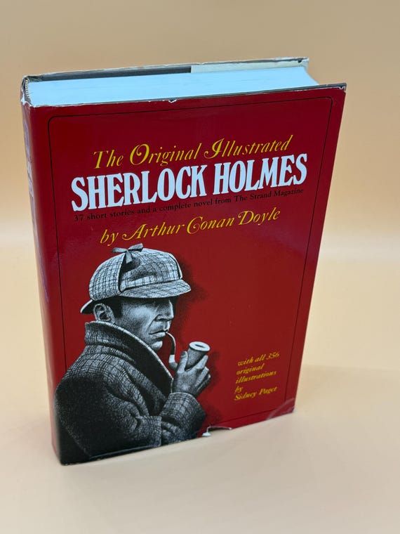 Sherlock Holmes Illustrated Hardcover: Arthur Conan Doyle, Sidney Paget Illustrations