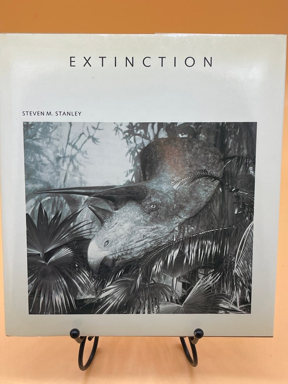 Science Books Extinction by Steven M. Stanley 1987 Scientific American Library Nature Books Dinosaur Paleobiology Archeology Books