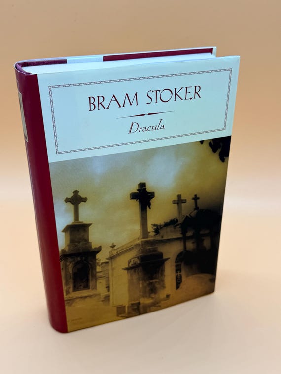 Dracula by Bram Stoker  w Intro and Notes 2003 B&N Classics Literature Horror Vampire books
