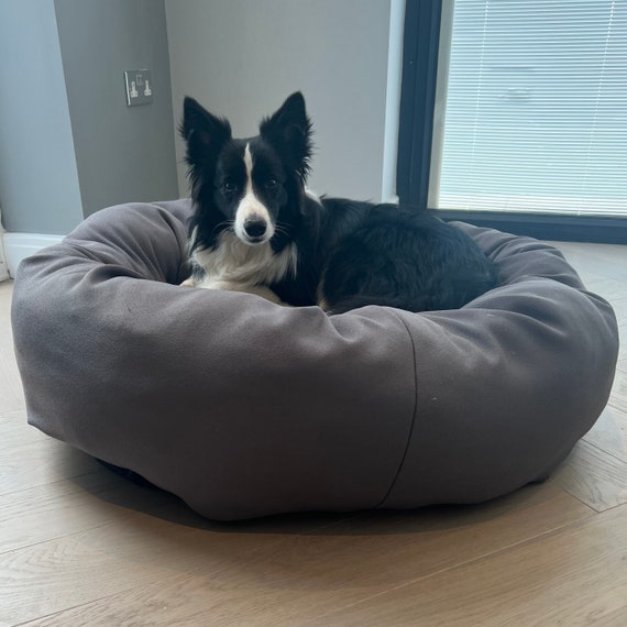 Grey Donut Dog Bed – Soft Round Nest for Dogs & Cats, Nice and Comfy Cushion, 4 Sizes Small to Large, Cosy Fleece Fabric, Handmade in UK