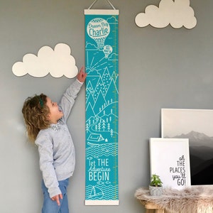 "Personalisierte Heißluftballon-""Berg-Abenteuer"", Messlatte für das Wachstum von Kindern, Kinderzimmer Dekor, Wandbehang, in Fuß, Zoll und cm."