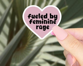 Pegatina de corazón con diseño de rabia femenina – Vinilo resistente al agua para cuadernos, portátiles y botellas de agua.