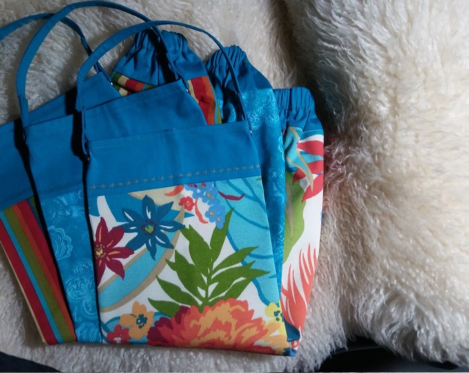 Decorative Bag Dispenser: Cotton Canvas Apple Theme