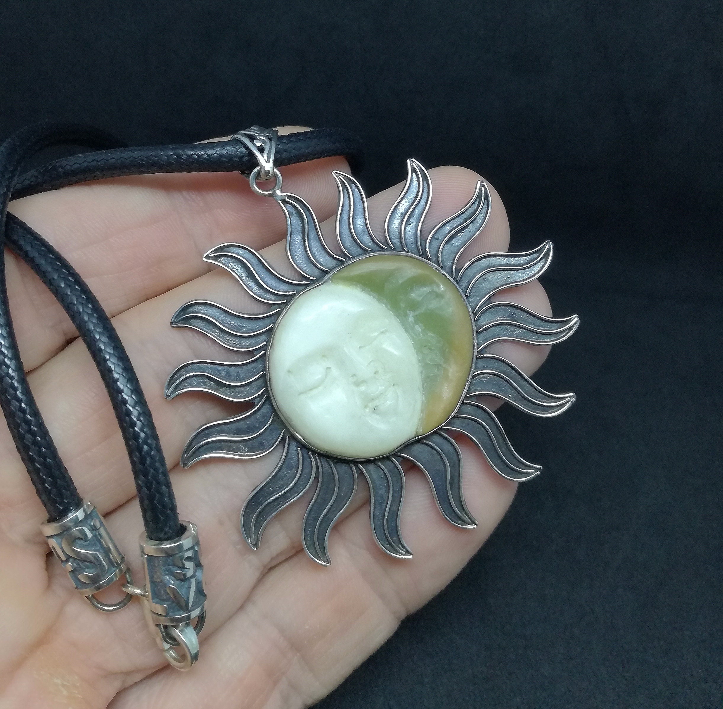 ONLYONE Moon and Sun Ye Ming Zhu Glow-in-the-dark Green