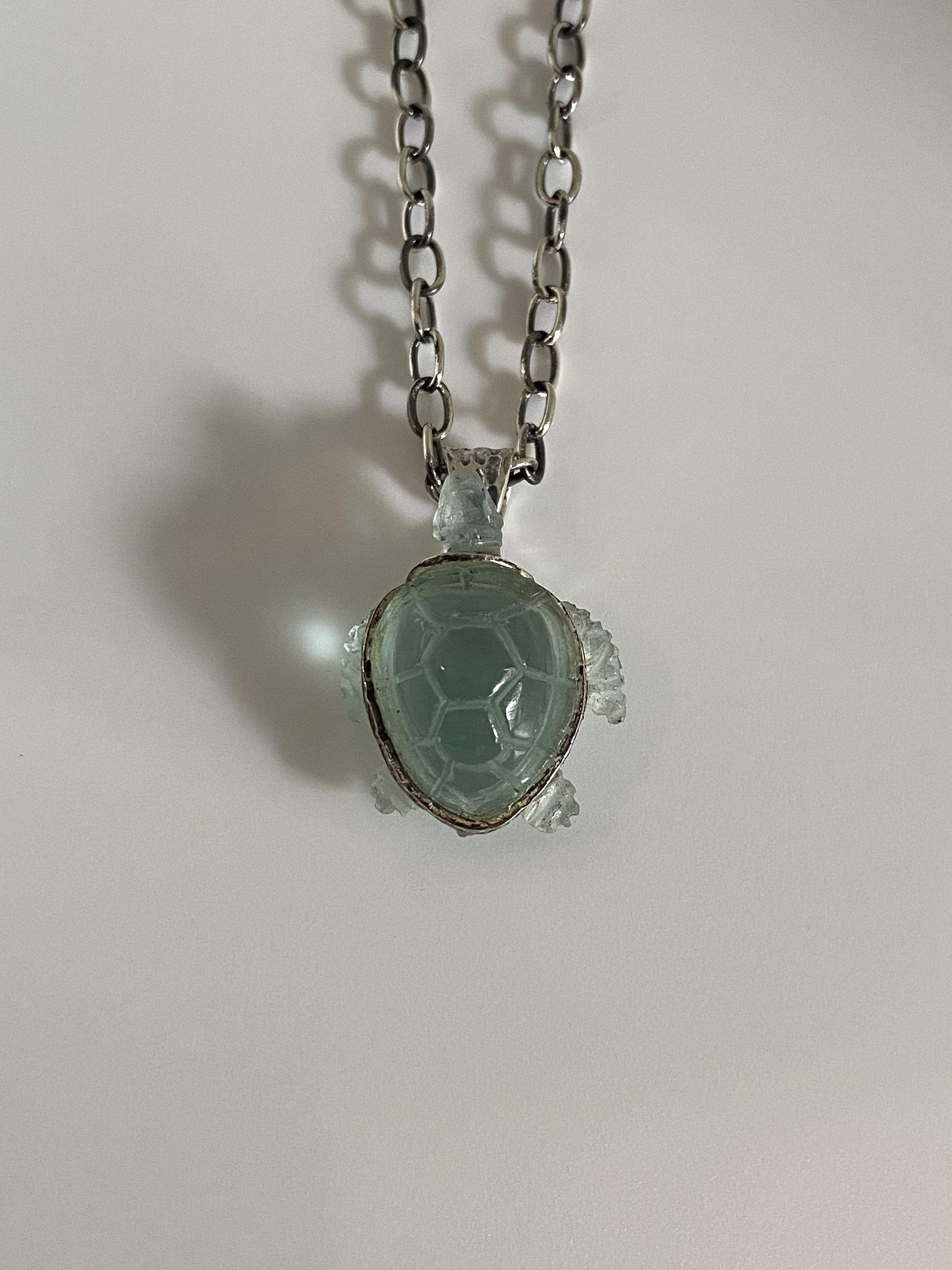 ONLY ONE ハンドメイド カービング タートル ブルーオブシディアン