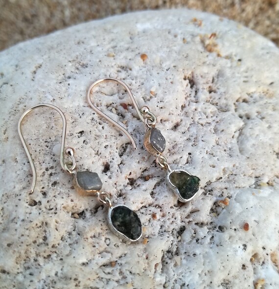 Ciondolo a forma di razza in argento sterling fatto a mano, collana in opale, gioielli oceanici, regalo di gioielli da donna. - Italia