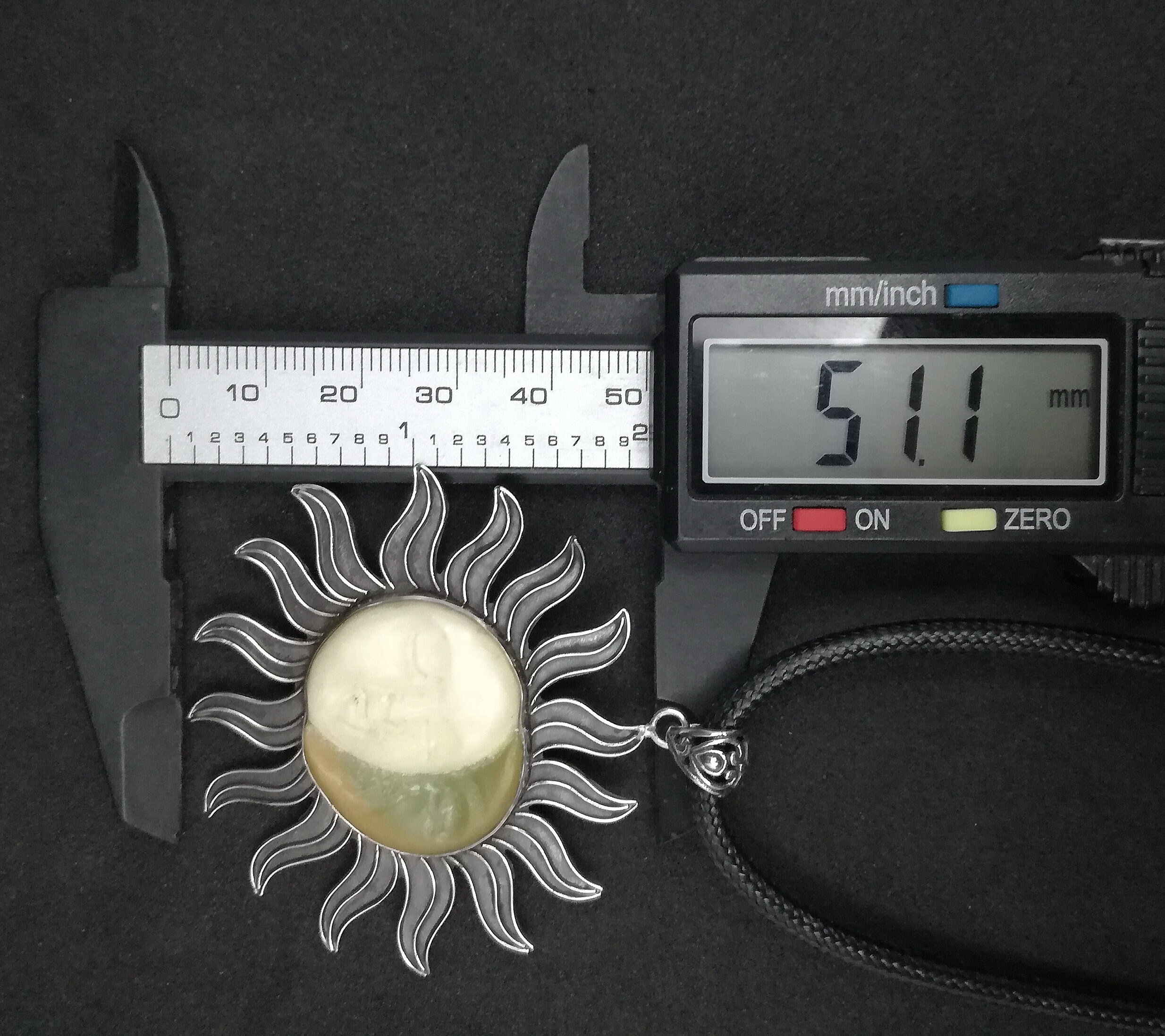 ONLYONE Moon and Sun Ye Ming Zhu Glow-in-the-dark Green