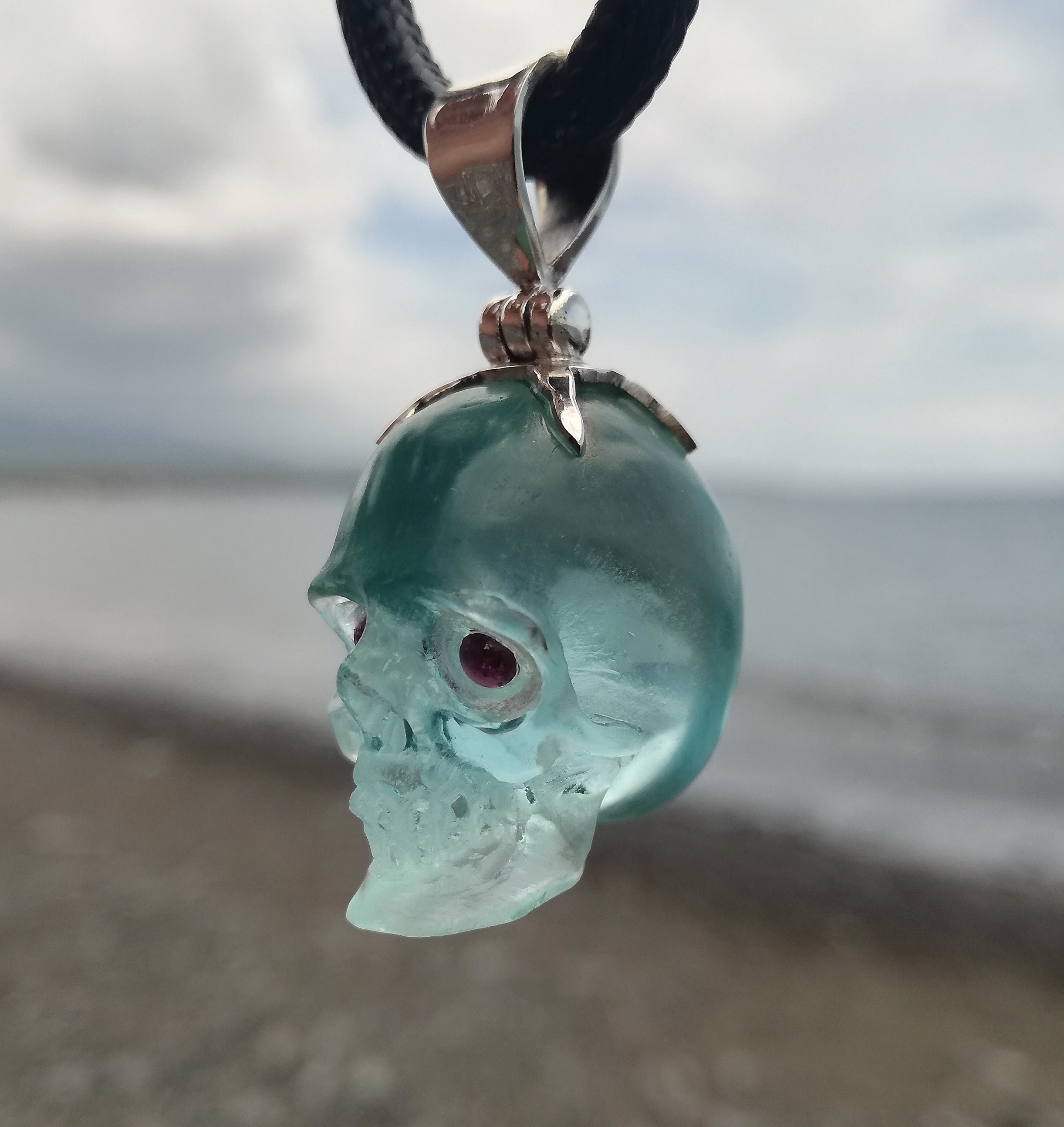 Blue obsidian skull - Etsy 日本