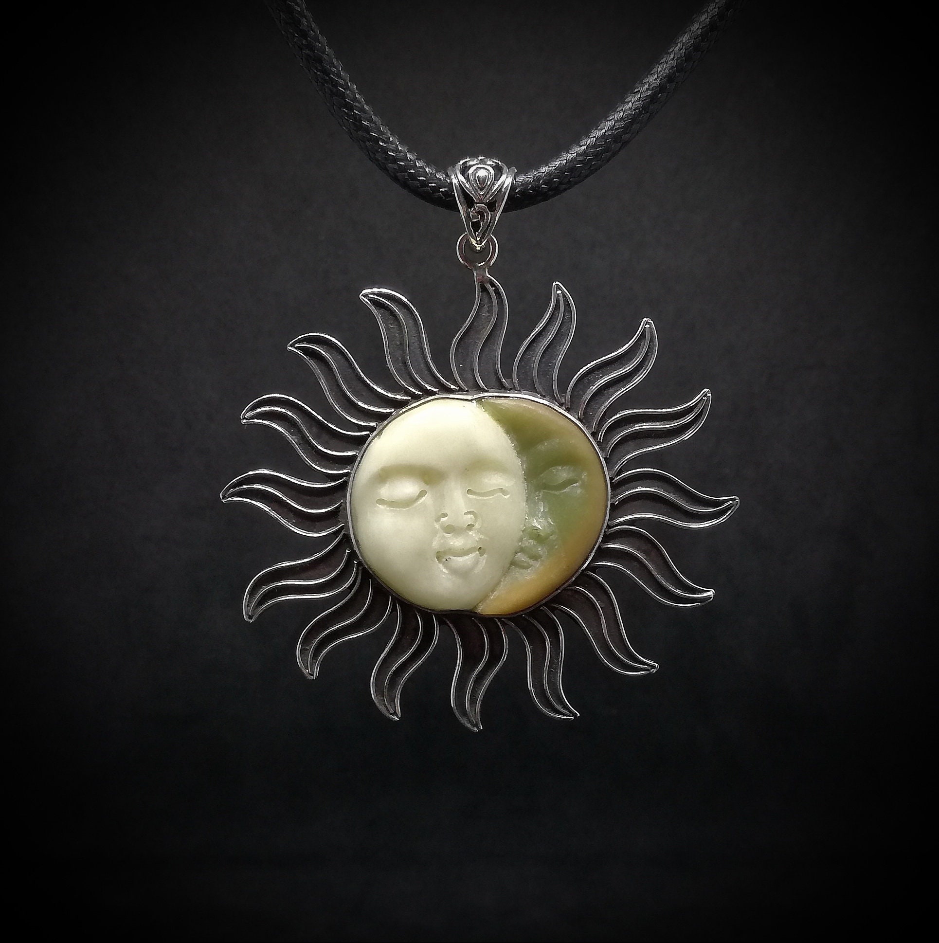 ONLYONE Moon and Sun Ye Ming Zhu Glow-in-the-dark Green