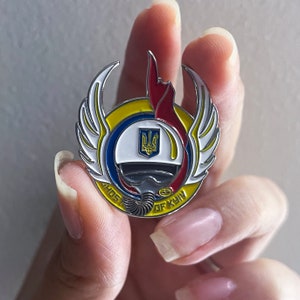 Broche de esmalte "Fantasma de Kyiv" – Apoio a instituições de caridade na Ucrânia