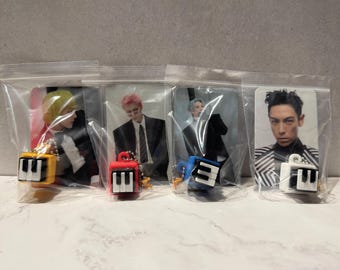 BigBang-Inspired Clicker Keychain with Photocard