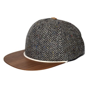 Tweed Cap for men with unique wooden brim Made in Germany - Lightweight & comfortable - Snapback One size fits all | Lou-i wool hat man