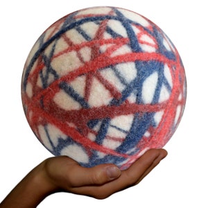 Vilten bal kleurrijk Made in Germany 100% wol plasticvrij Zachte speelbal voor binnen Stoffen bal kinderen Indoor bal cadeau afbeelding 7
