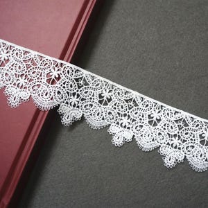 Off White Floral Venice Lace Trim: 2 1/8&quot; Scalloped Guipure Lace - By The Yard