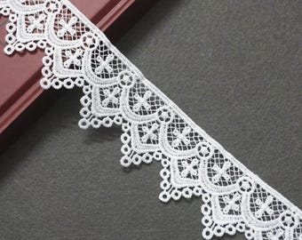 Venice Lace Trim: Scalloped Edge, Vintage Floral Design, 1 7/8 inches wide priced by the yard