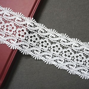 Venice Lace Trim - White Vintage Flower Pattern for Sewing & Crafting Decor, Perfect for DIY Projects and Embellishments