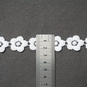 Venice Lace Trim: Round Flower Pattern, Off-White DIY Decor A