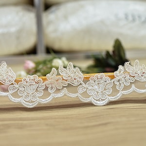 Bridal Lace Trim with Floral Pattern – Thin Lace Trim for Wedding Veils & DIY Customization, Elegant pattern