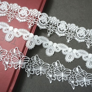 Off White Floral Venice Lace Trim: Scalloped Guipure Bridal Lace