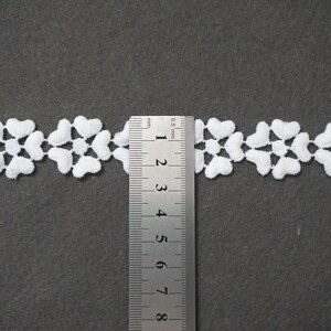 Venice Lace Trim: Round Flower Pattern, Off-White DIY Decor D