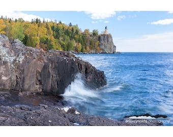 Split Rock Lighthouse | Fall Colors | Waves | Lake Superior | Minnesota | North Shore | Duluth MN | Two Harbors | Cliff Face | Foliage