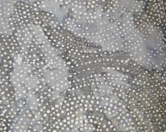 Handgefärbt Batik Meterware / Fat Quarter 100% Baumwolle Quilt Stoff Grau Overcast
