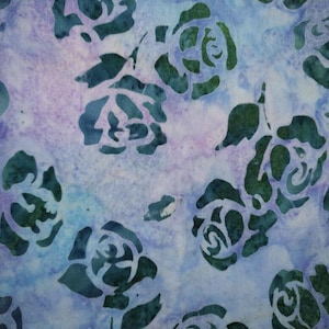 Handgefärbte Batikware 1/2 Meter lang / Fat Quarter 100% Baumwolle Quilting Stoff Kleine Rosen