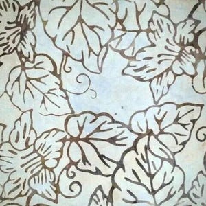 Hand gefärbt Batik Meterware oder Long / Fat Quarter 100% Baumwolle Quilt Stoff Blaue Tulpen