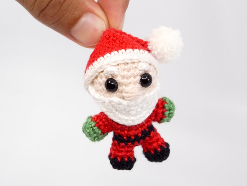 Mini Noso Weihnachtsmann Häkelanleitung Amigurumi PDF Anleitung Bild 2