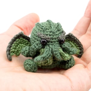 Mini Cthulhu Crochet Pattern Amigurumi PDF Pattern image 2