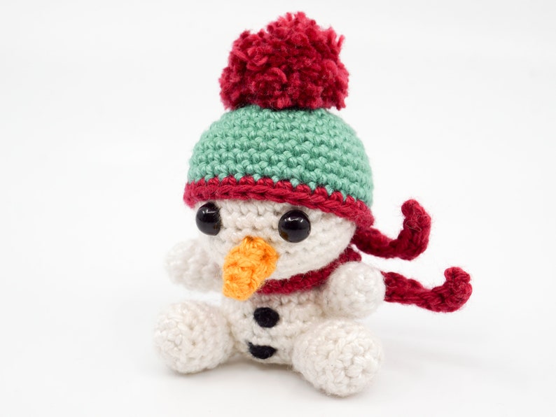 Mini Schneemann Häkelanleitung Amigurumi PDF Anleitung Bild 2