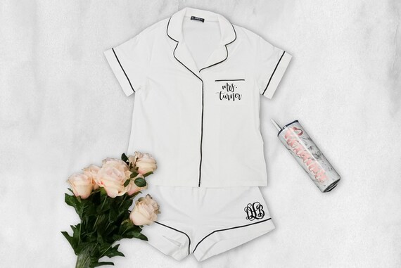 Custom White Bride Pajama Set | Mrs Pajama Set | Bridal Party Pajamas Getting Ready Outfit Wedding Prep Outfit Wedding Pajamas Bride PJs