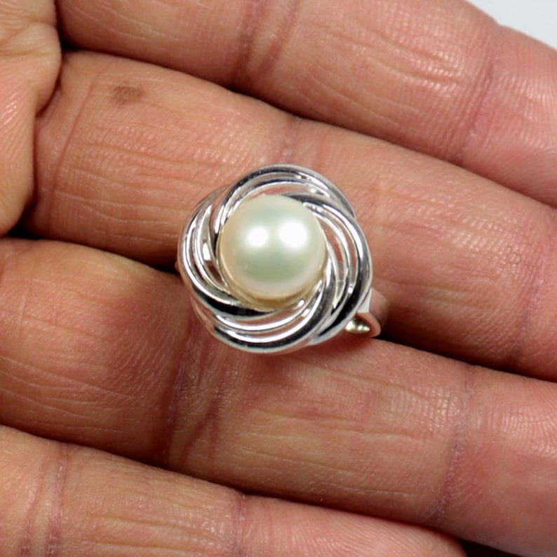 Size 4 to 15 Natural Freshwater Pearl Ring 925 Sterling Silver Ring Flower Designer Silver Band Ring Wedding Gift Natural Gemstone Ring