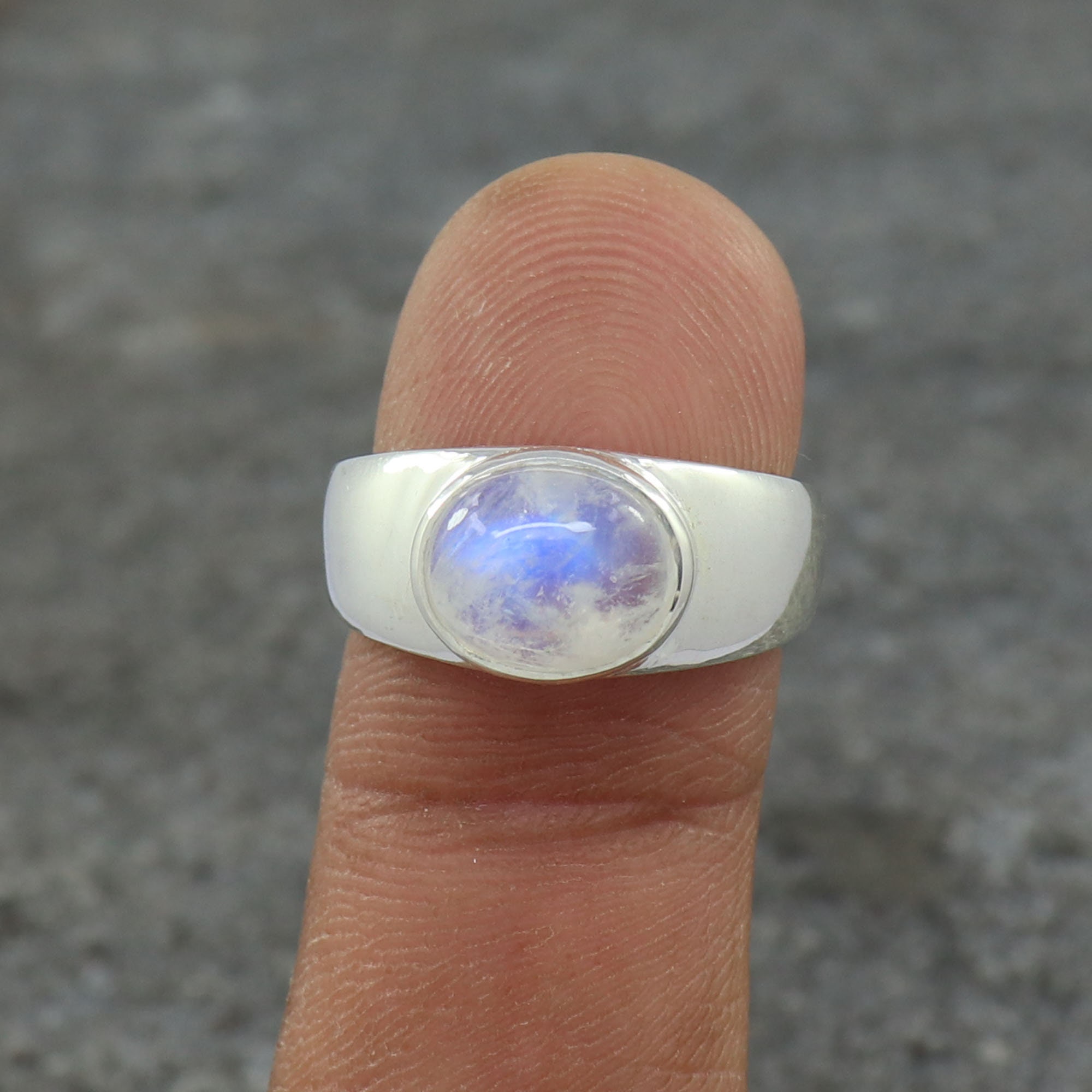 Mens moonstone ring deals