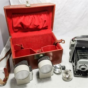 Vintage  Polaroid  Land  Camera Model 80 & Leather Case